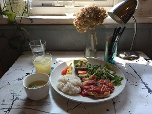 東旭川「田んぼの中のcafeヒノデ商店」